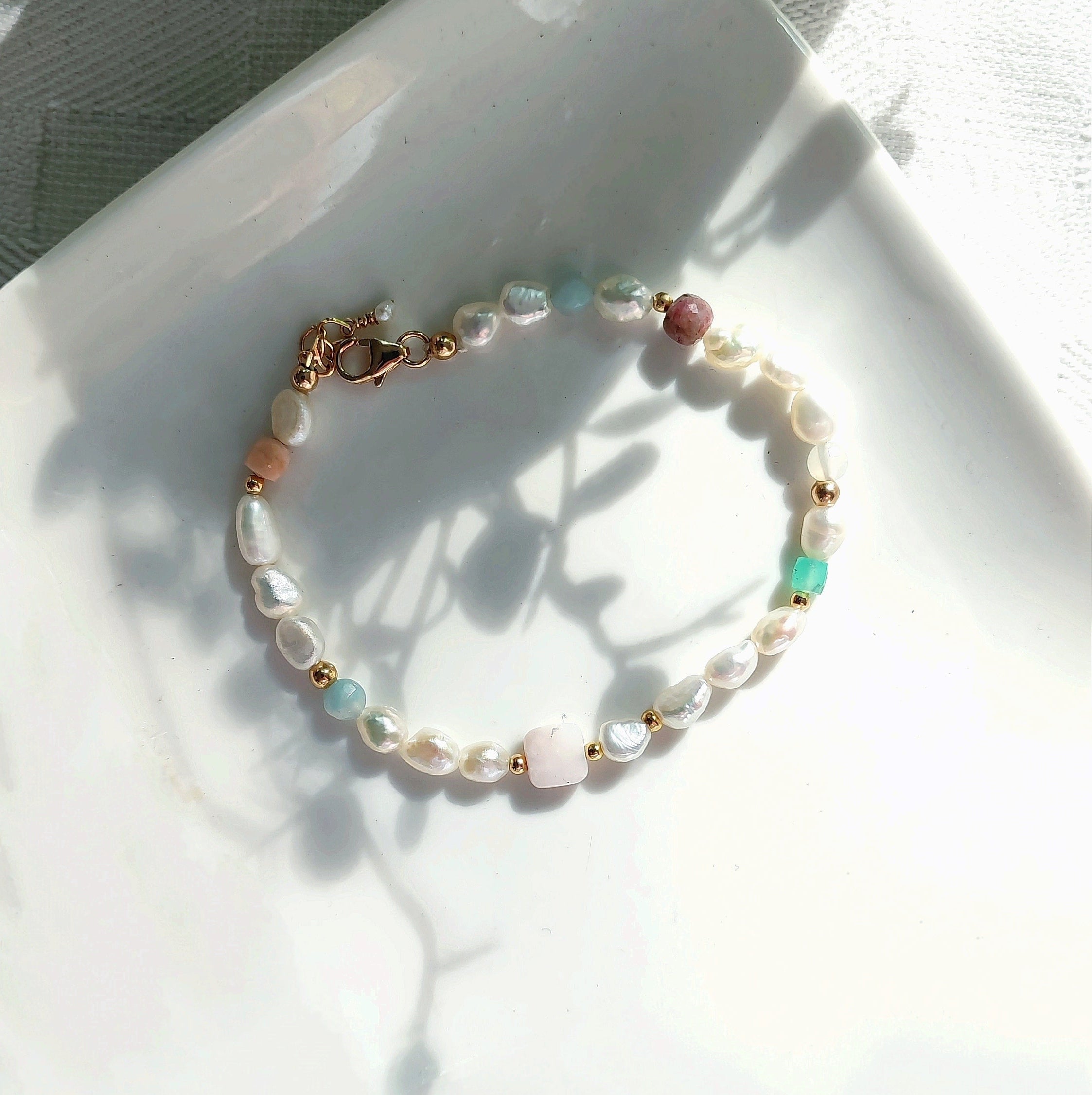 Ô PLUM Pearly bracelet perles turquoise plaqué or 17/19cm