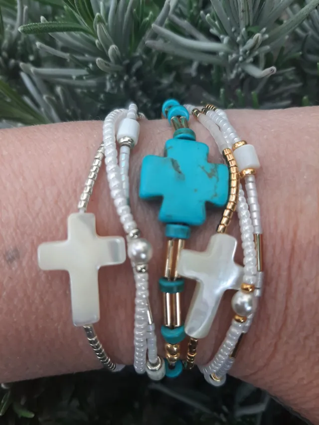 Les Ailes de Gloria P'tits Liens bracelet croix doré