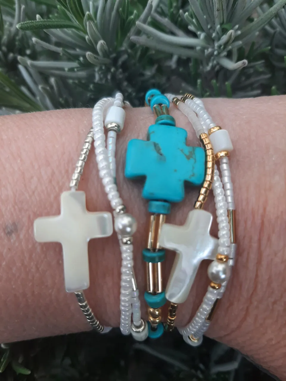 Les Ailes de Gloria P'tits Liens bracelet croix doré