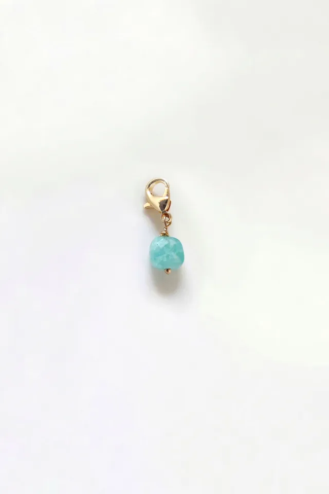 Ô Plum Petite Amazonite breloque plaqué or 2 cm