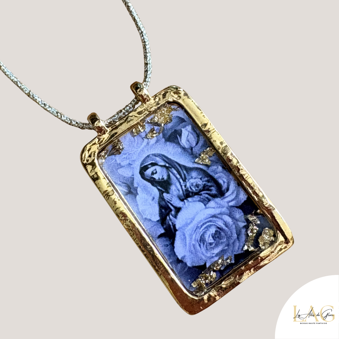 Les Ailes de Gloria Scapulaire Rose Mystique sautoir fantaisie
