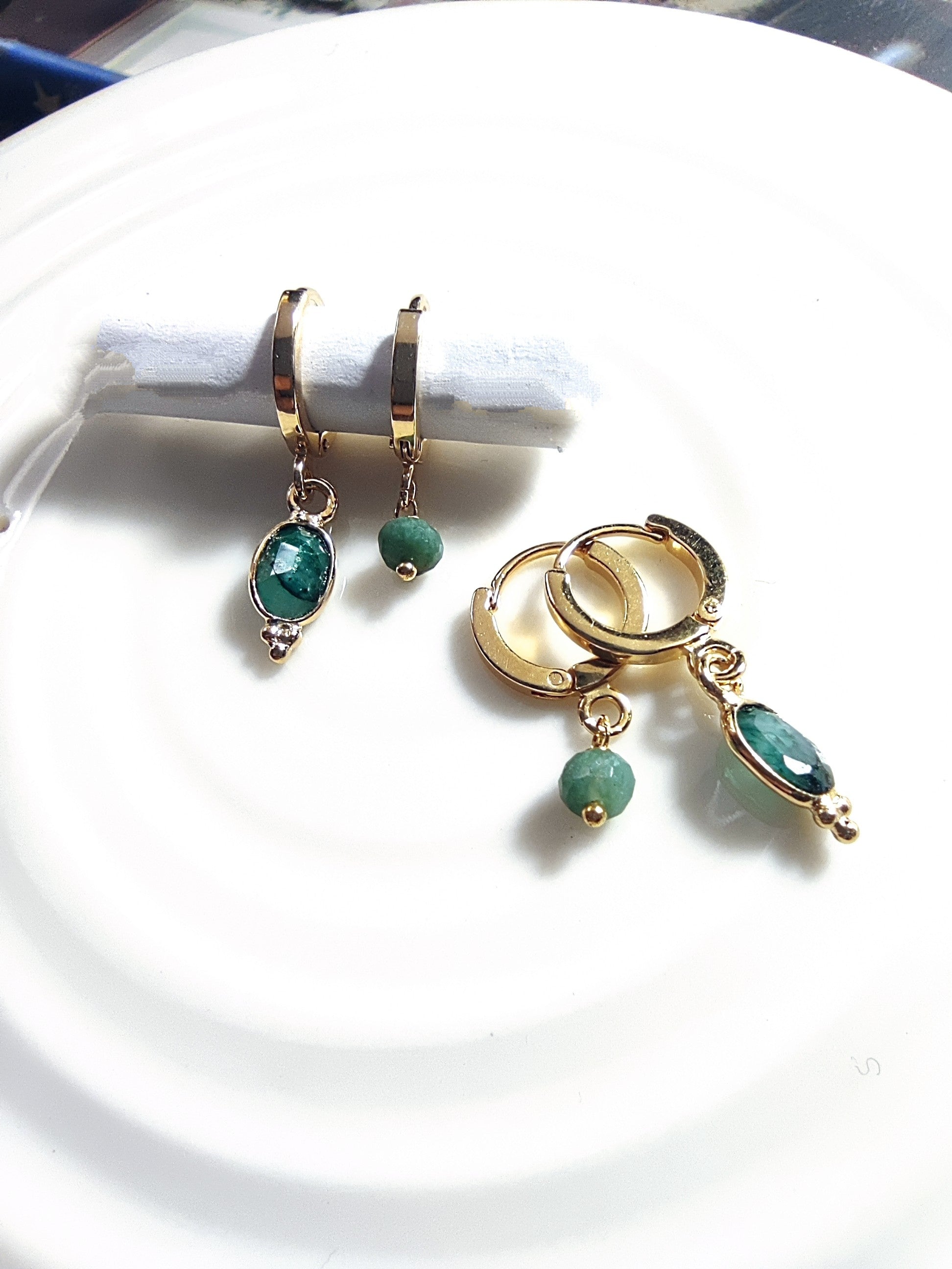Ô PLUM Mini créoles Chrysoprase boucles plaqué or la paire