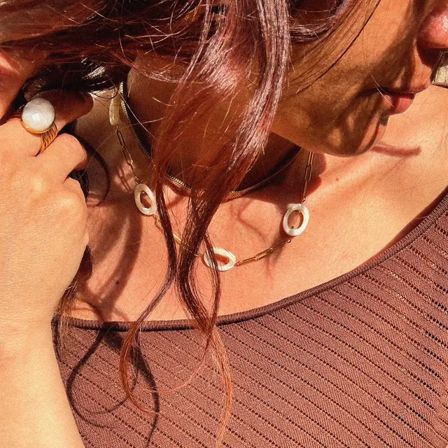 MAD SO CREATION Lumi collier nacre blanche anneaux 45cm