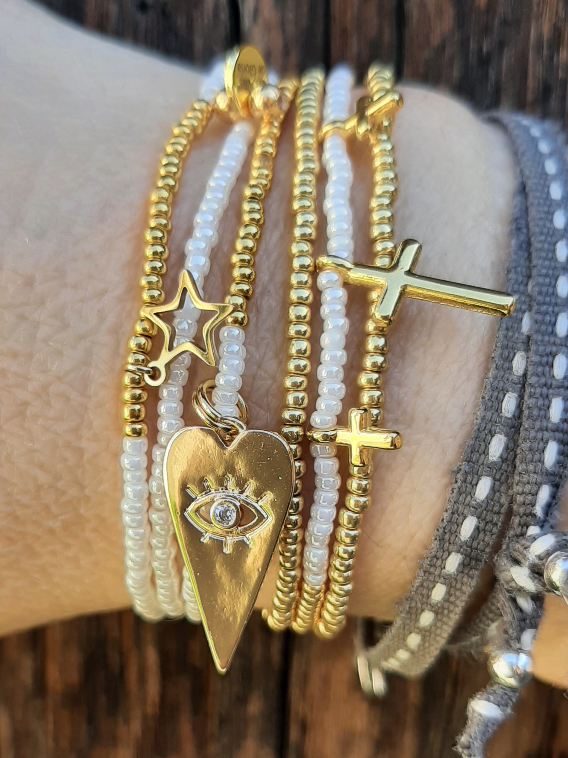 Les Ailes de Gloria Heart Karma bracelet multirangs doré