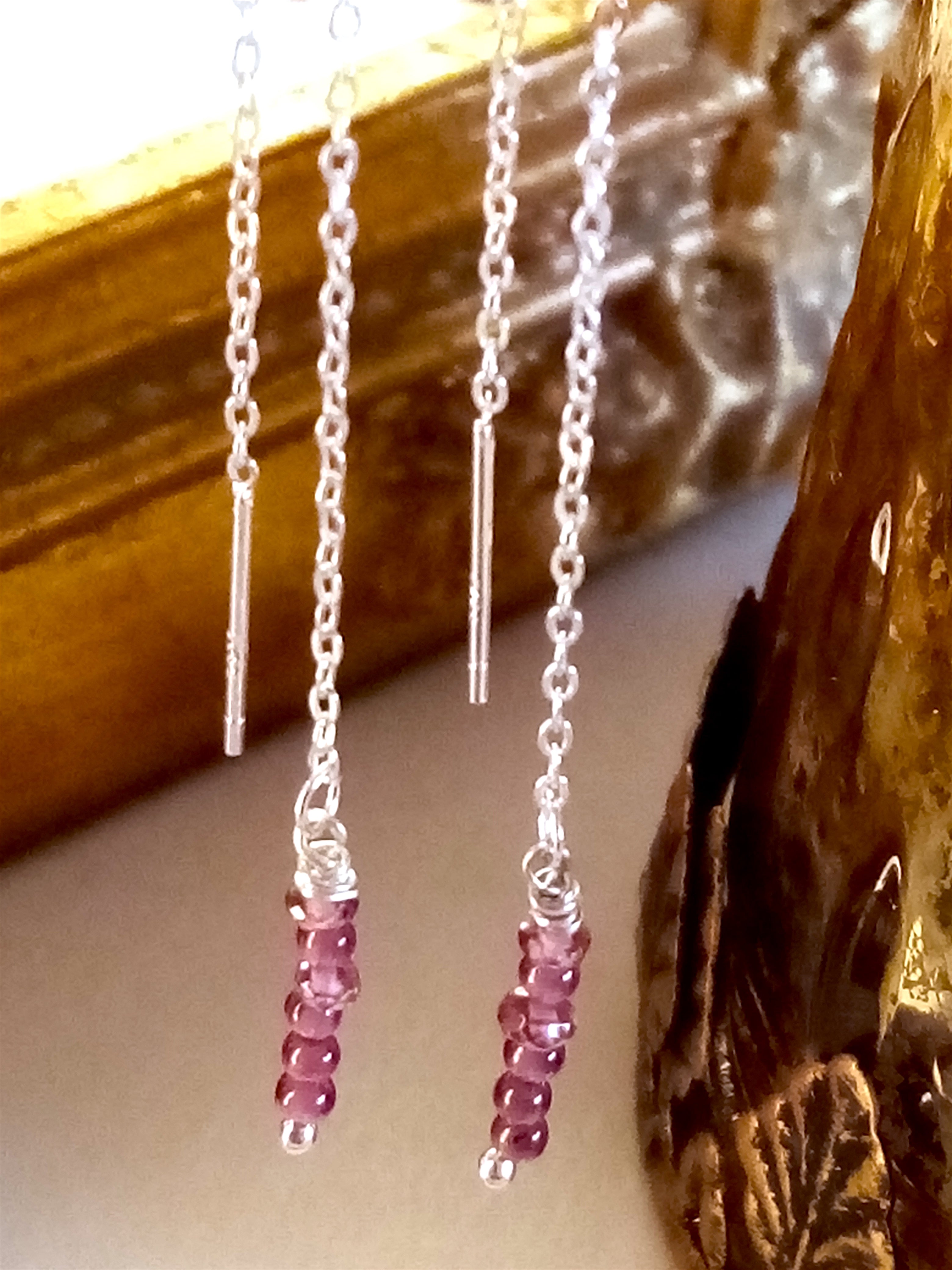 Ô PLUM Luna boucles d'oreilles grenat plaqué or 9 cm