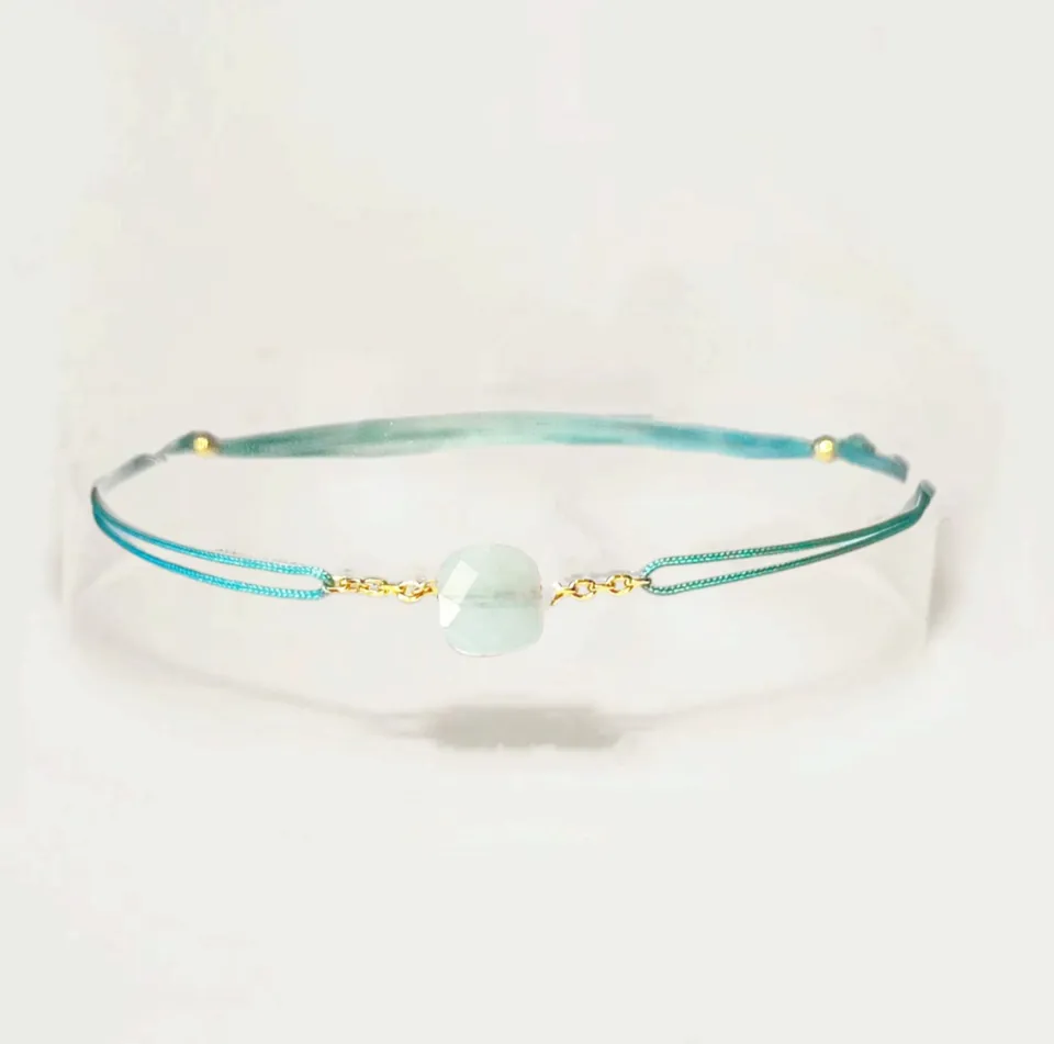 Ô PLUM Cordon Aigue-Marine bracelet plaqué or réglable enfant