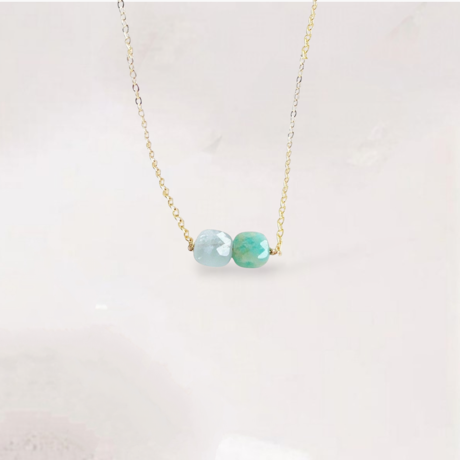 Ô PLUM Aliénor collier aigue-marine amazonite plaqué or 39/42 cm