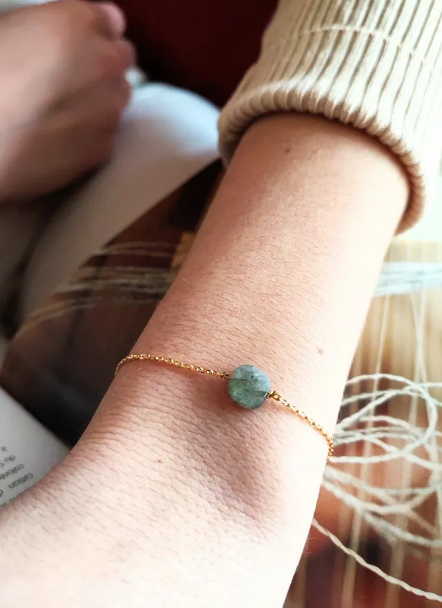 Ô PLUM SHENAA Bracelet Labradorite Plaqué Or 17-19 cm
