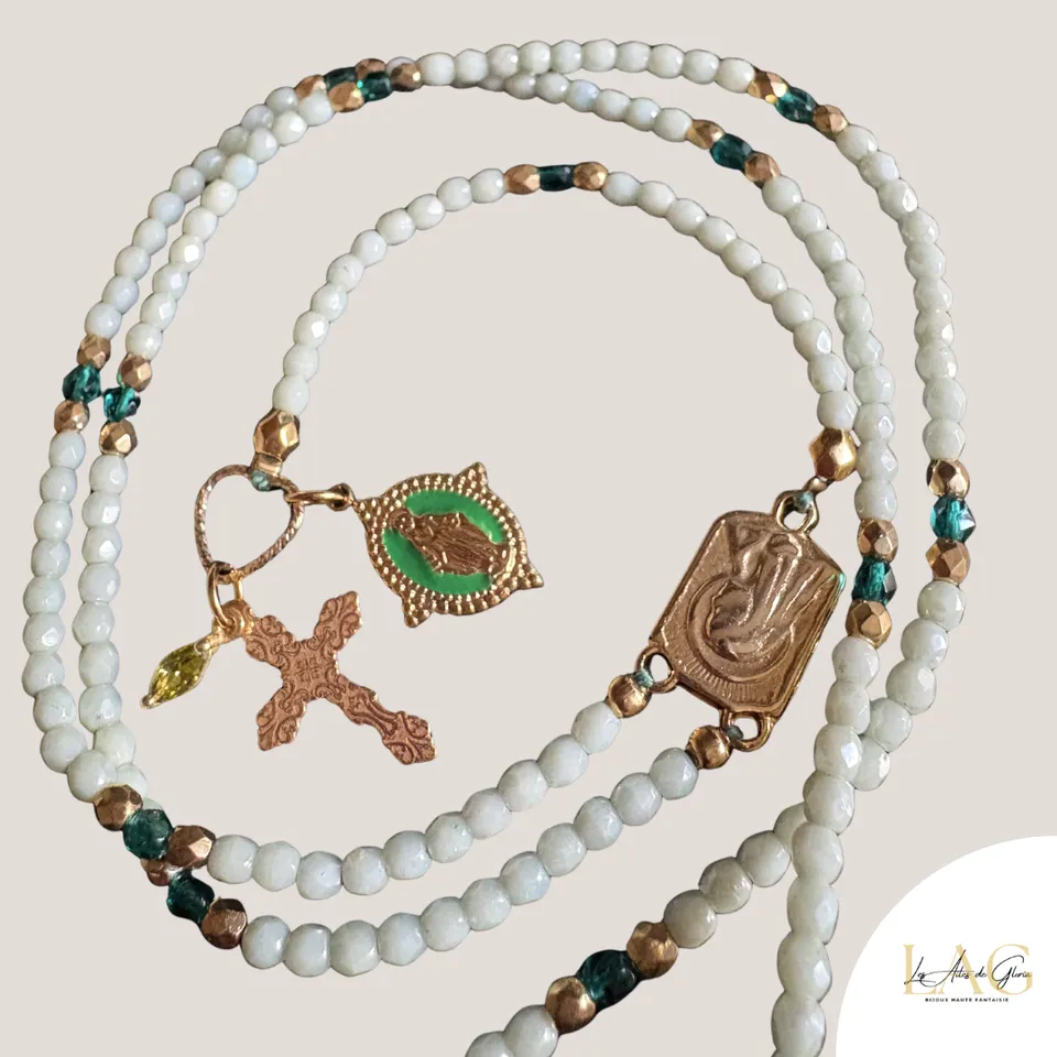 Les Ailes de Gloria Espera collier chapelet sautoir long