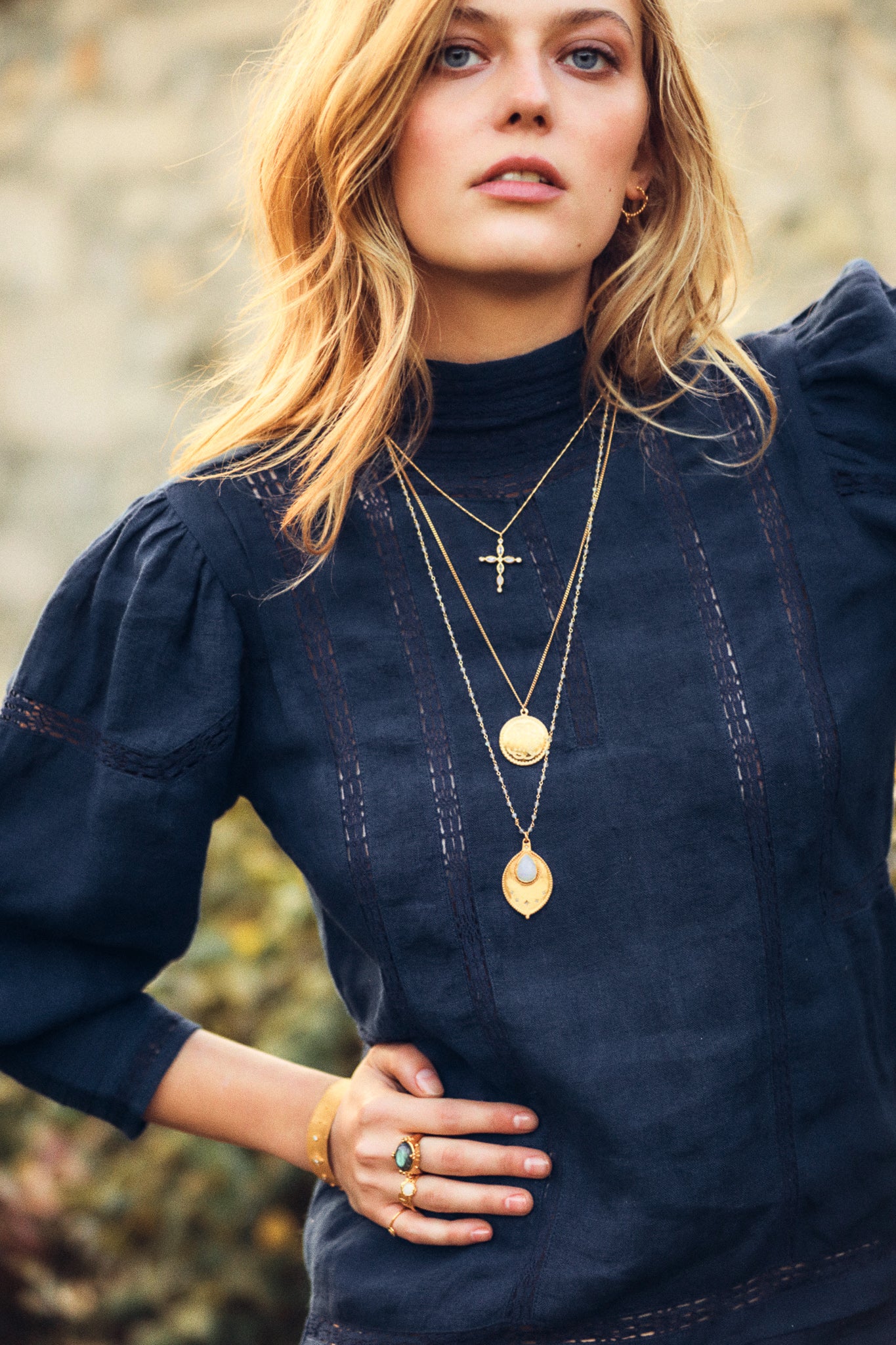 Leticia Ponti Alba Sautoir médaillon chaîne fine Labradorite