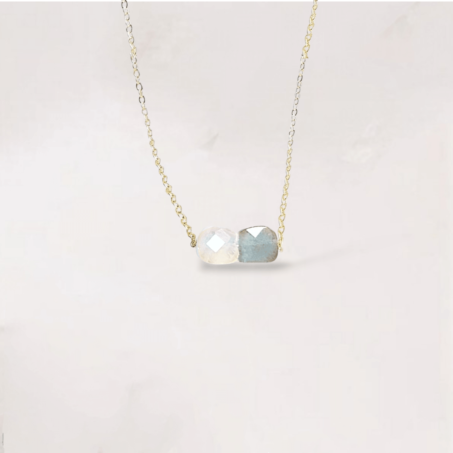 Ô PLUM ALIÉNOR collier pierre de lune plaqué or 39/42 cm