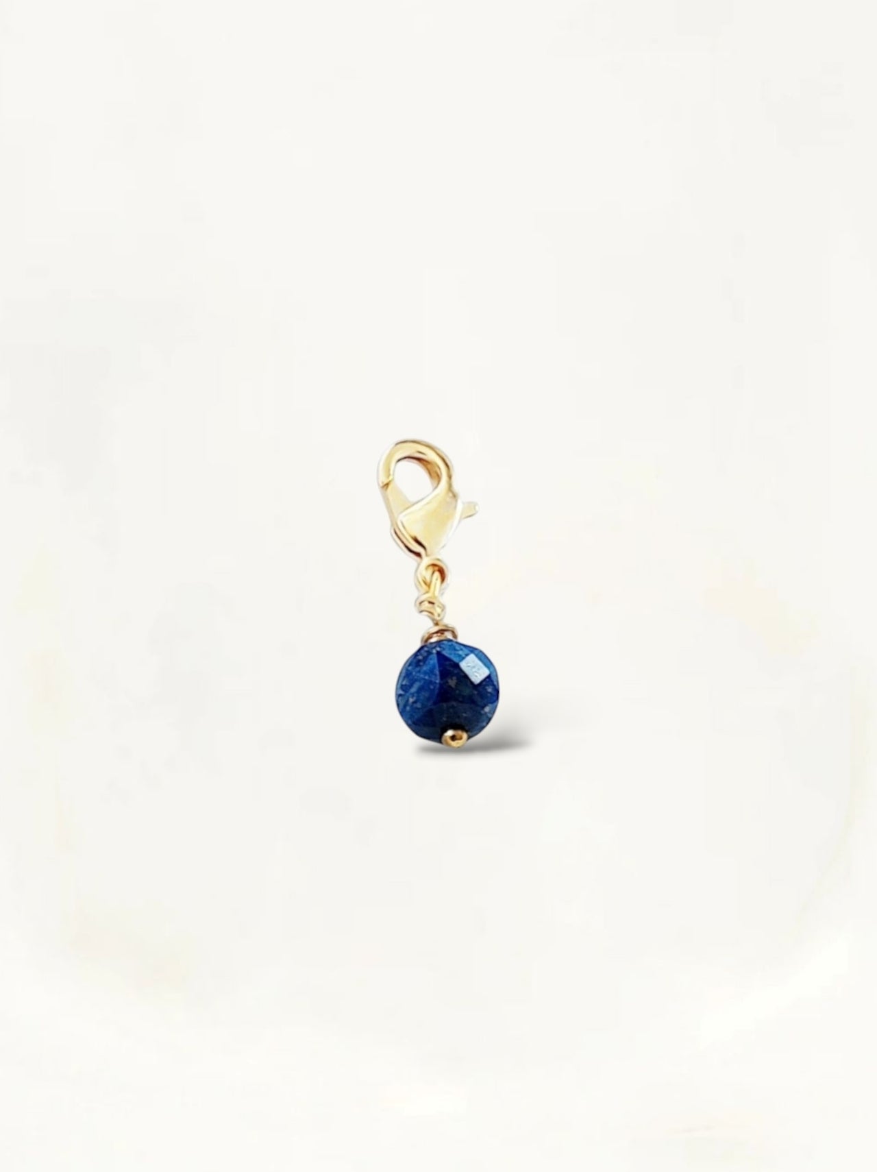 Ô Plum breloque cube lapis lazuli plaqué or pendentif