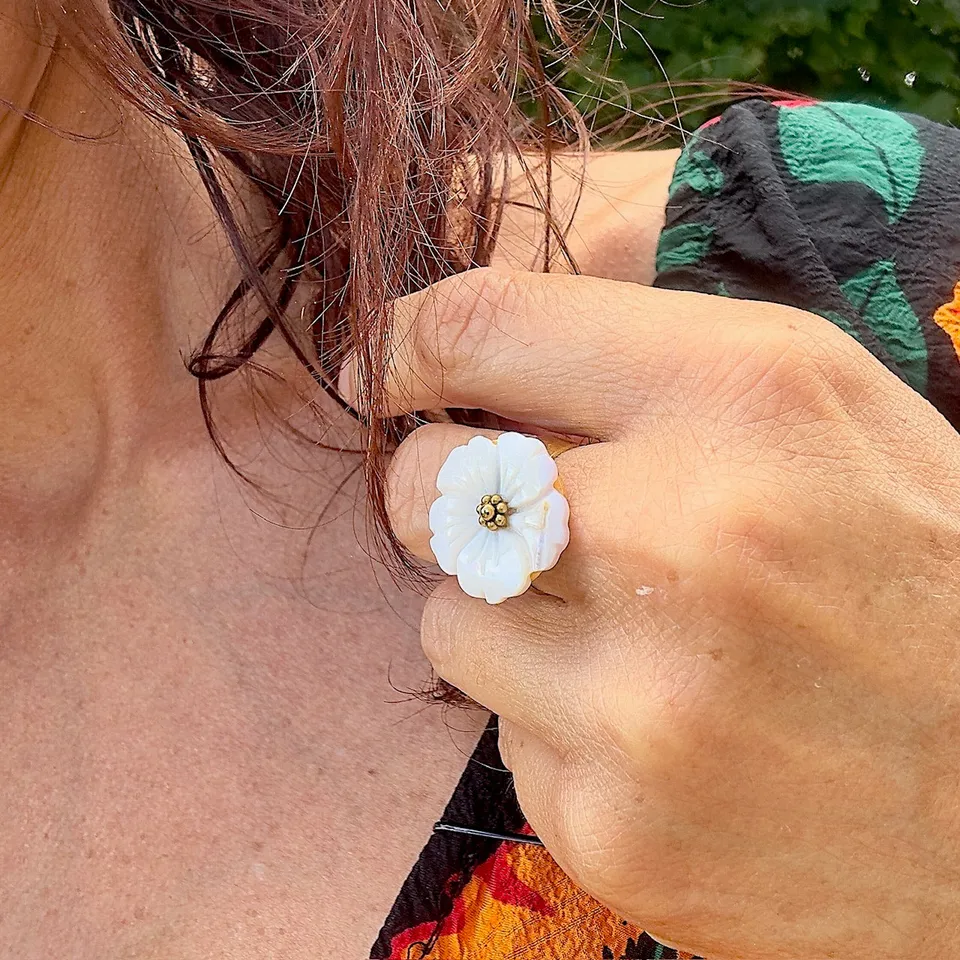 Mad So Creation Mina bague fleur nacre ajustable acier