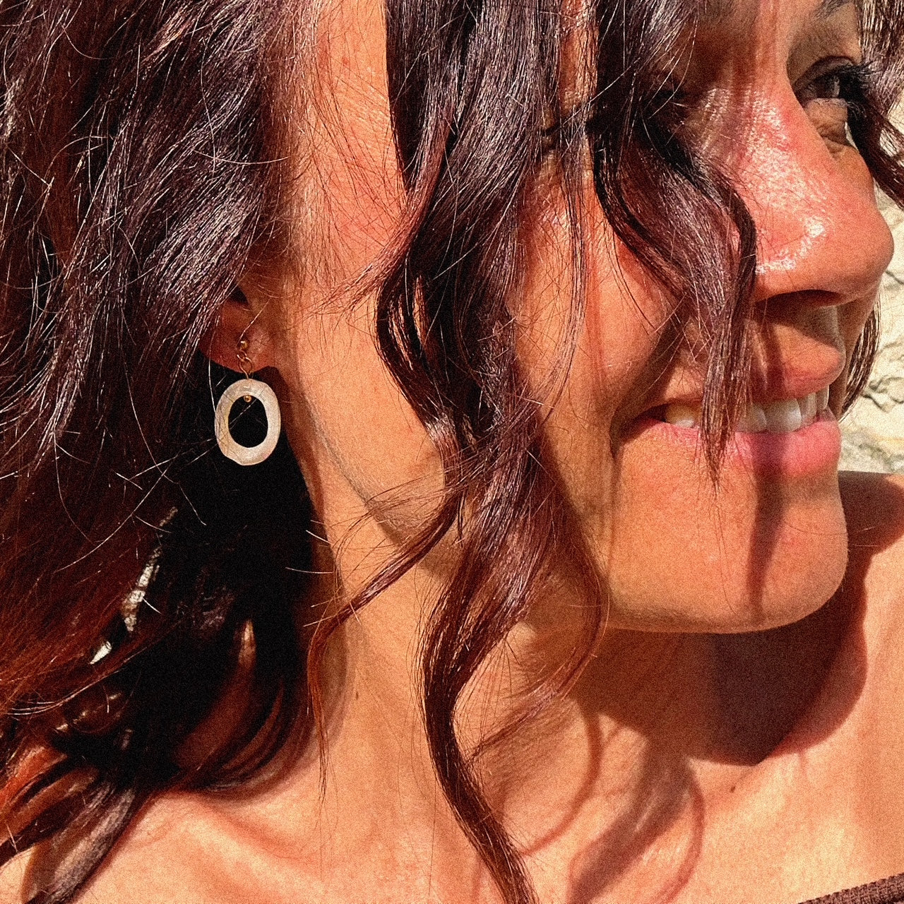 MAD SO CREATION Lumi boucles d'oreilles nacre blanche hypoallergénique