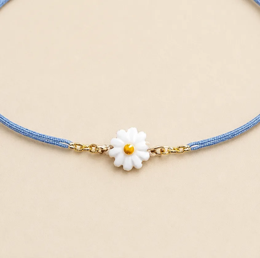 Ô PLUM Bracelet Cordon Marguerite Nacre bracelet fil rose pâle
