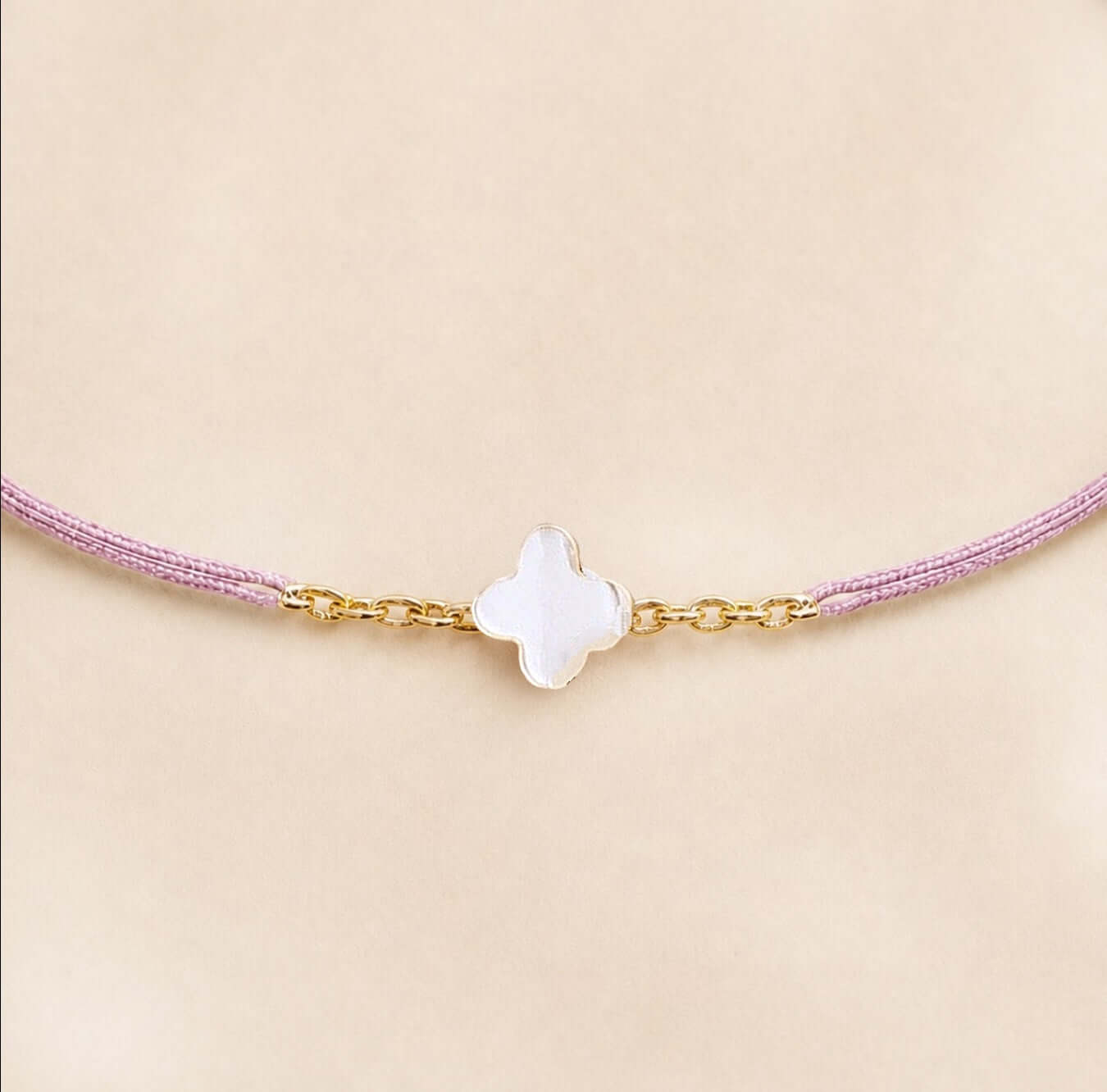 Ô PLUM Croix Nacre bracelet cordon rose plaqué or