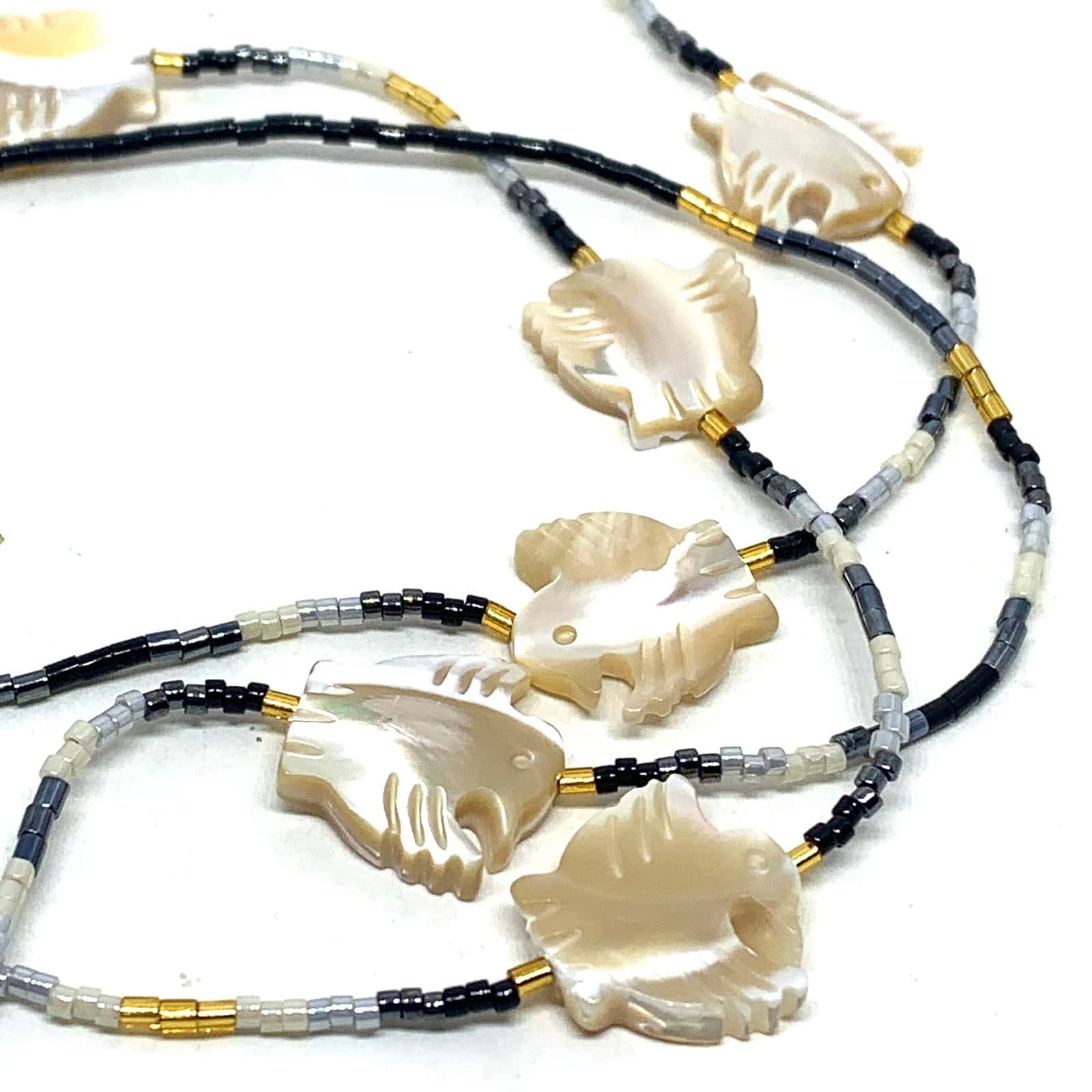 HYPNOCHIC TOTEM sautoir long oiseau nacre perles Miyuki