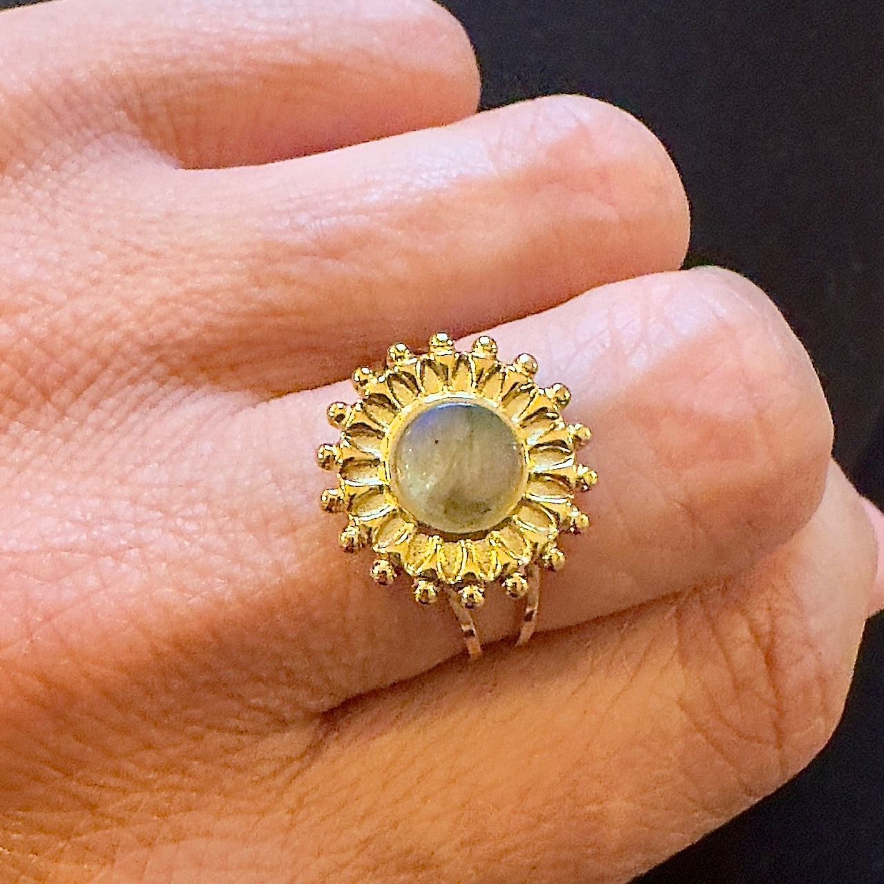 MAD SO CREATION Sunia bague labradorite dorée réglable 52-58