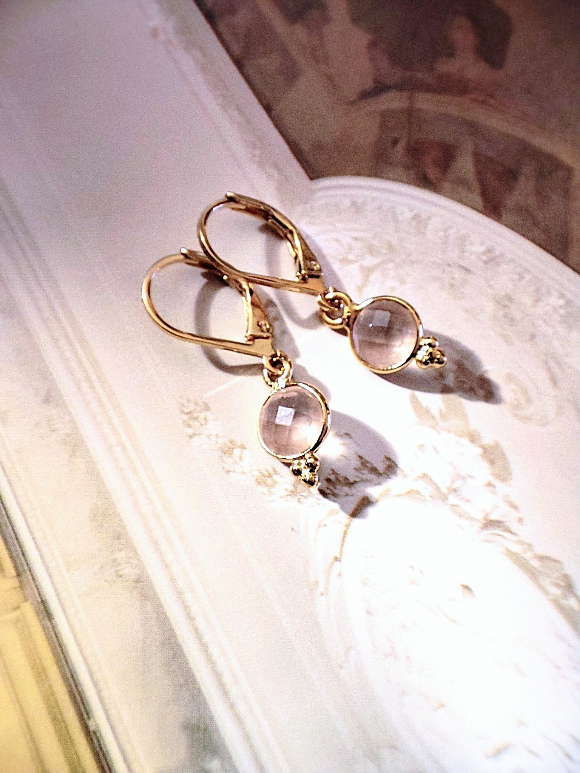 Ô Plum Léonie boucles d'oreilles quartz rose plaqué or