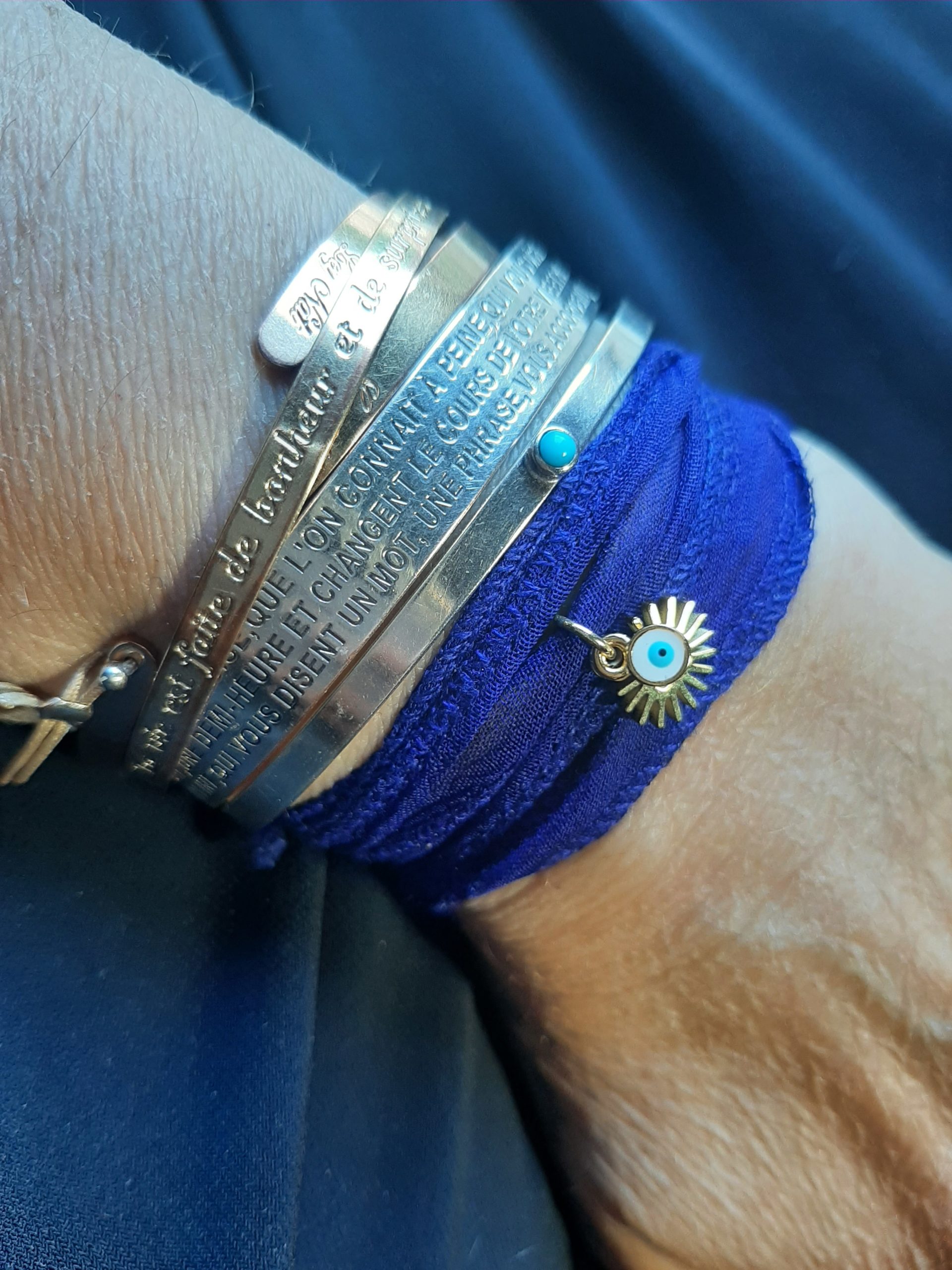 Les Ailes de Gloria Blue Bracelet Soie Bleu Azur 85cm