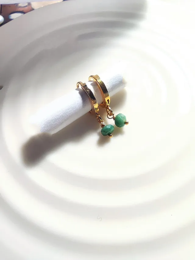 Ô PLUM Mini créoles Chrysoprase boucles plaqué or la paire