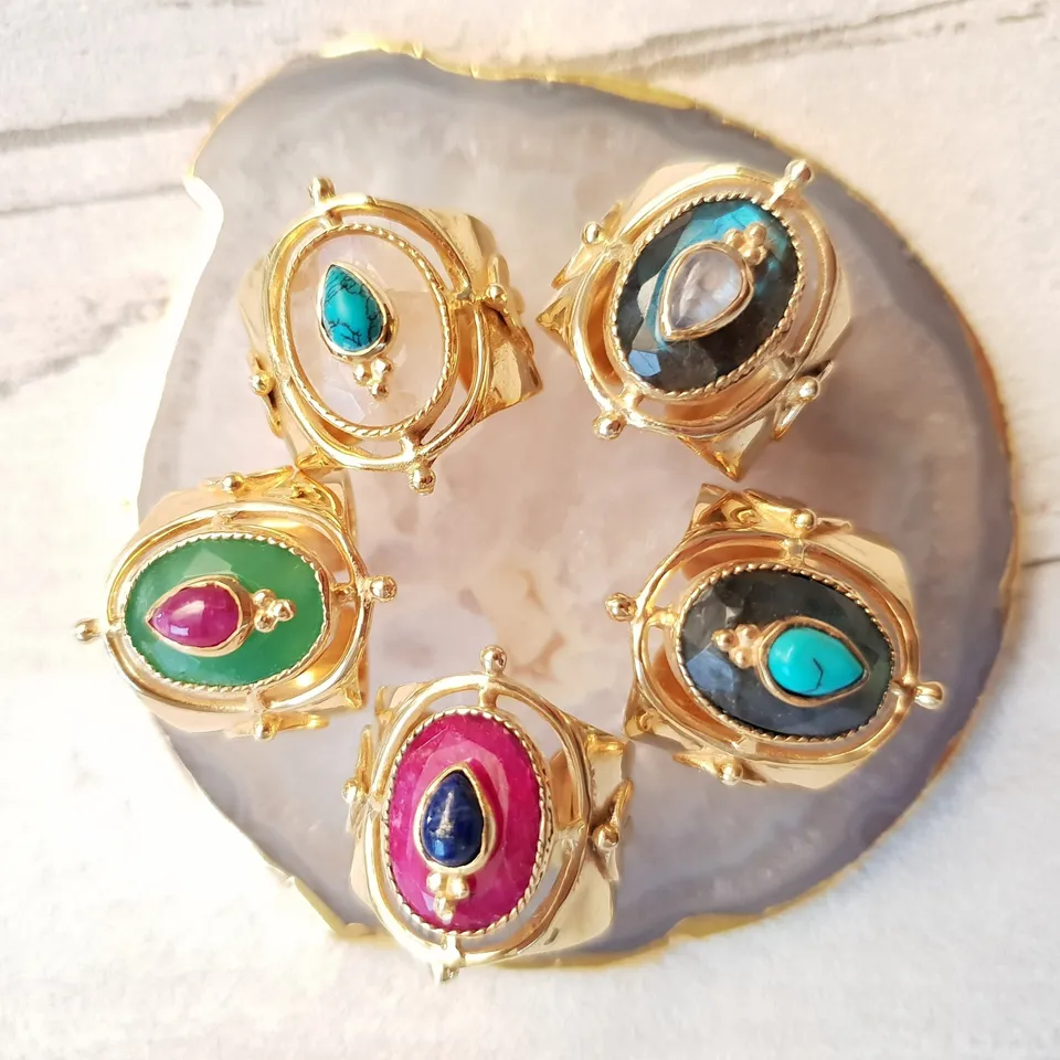 Leticia Ponti Mila bague goutte labradorite ajustable