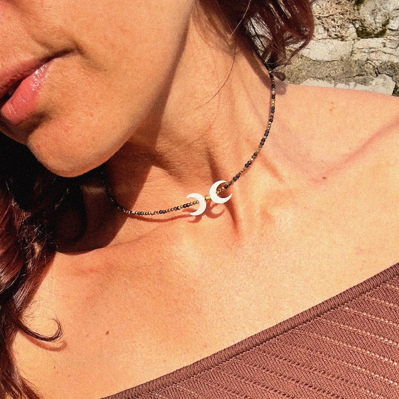 MAD SO CREATION Triple lune collier nacre noire 36 cm