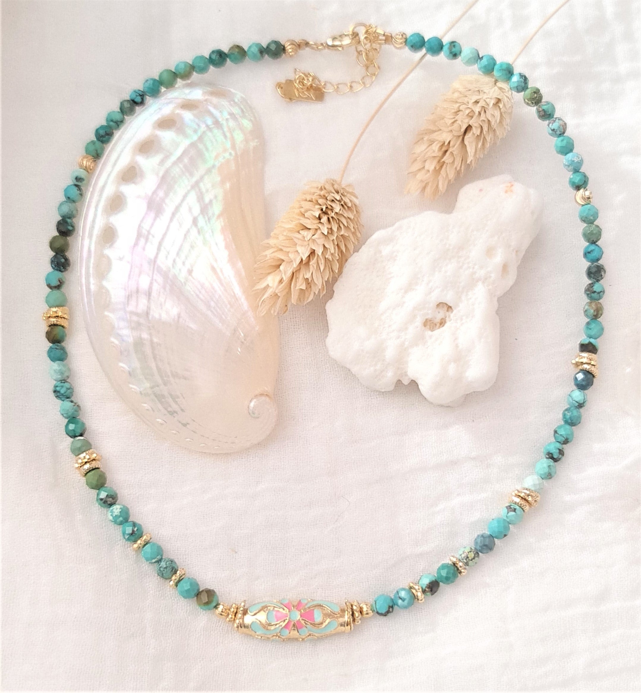 Leticia Ponti Amaia collier fleur turquoise et rose