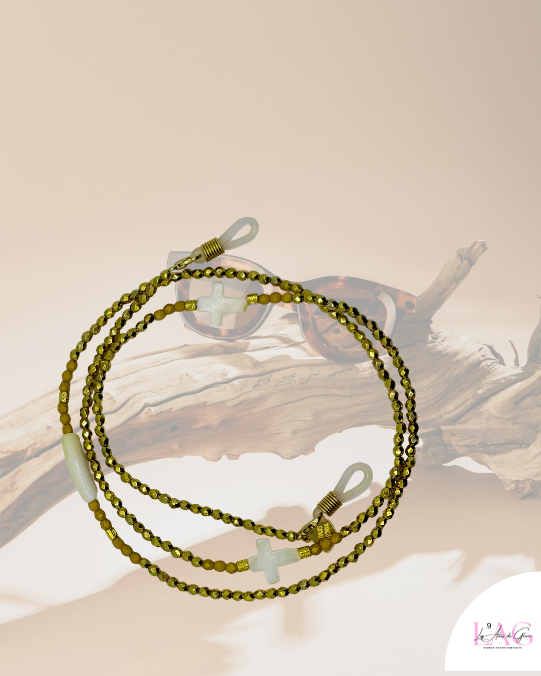 Les Ailes de Gloria Chaîne de Lunettes Croix d'Aura croix fantaisie