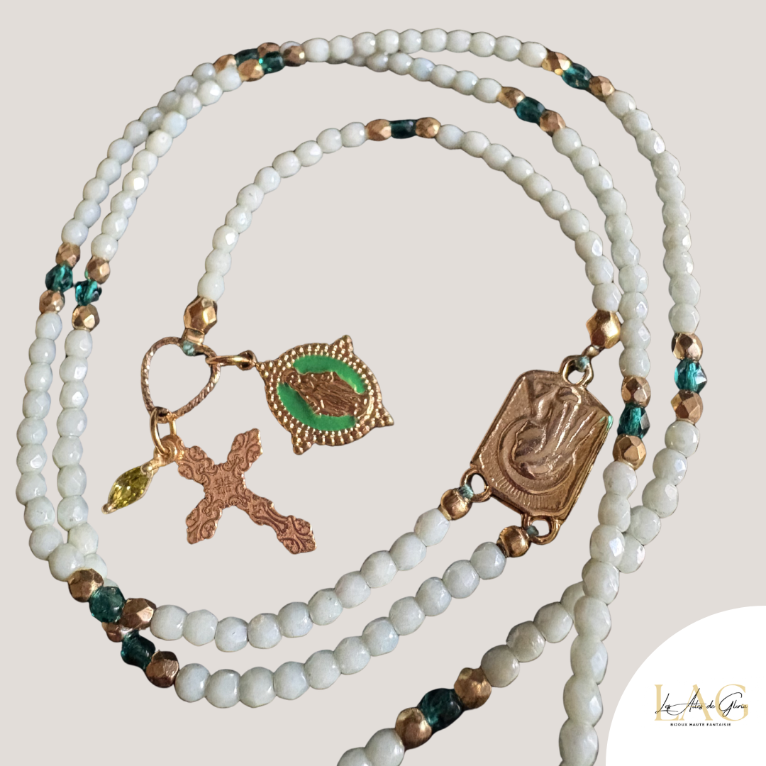 Les Ailes de Gloria Espera collier chapelet sautoir long