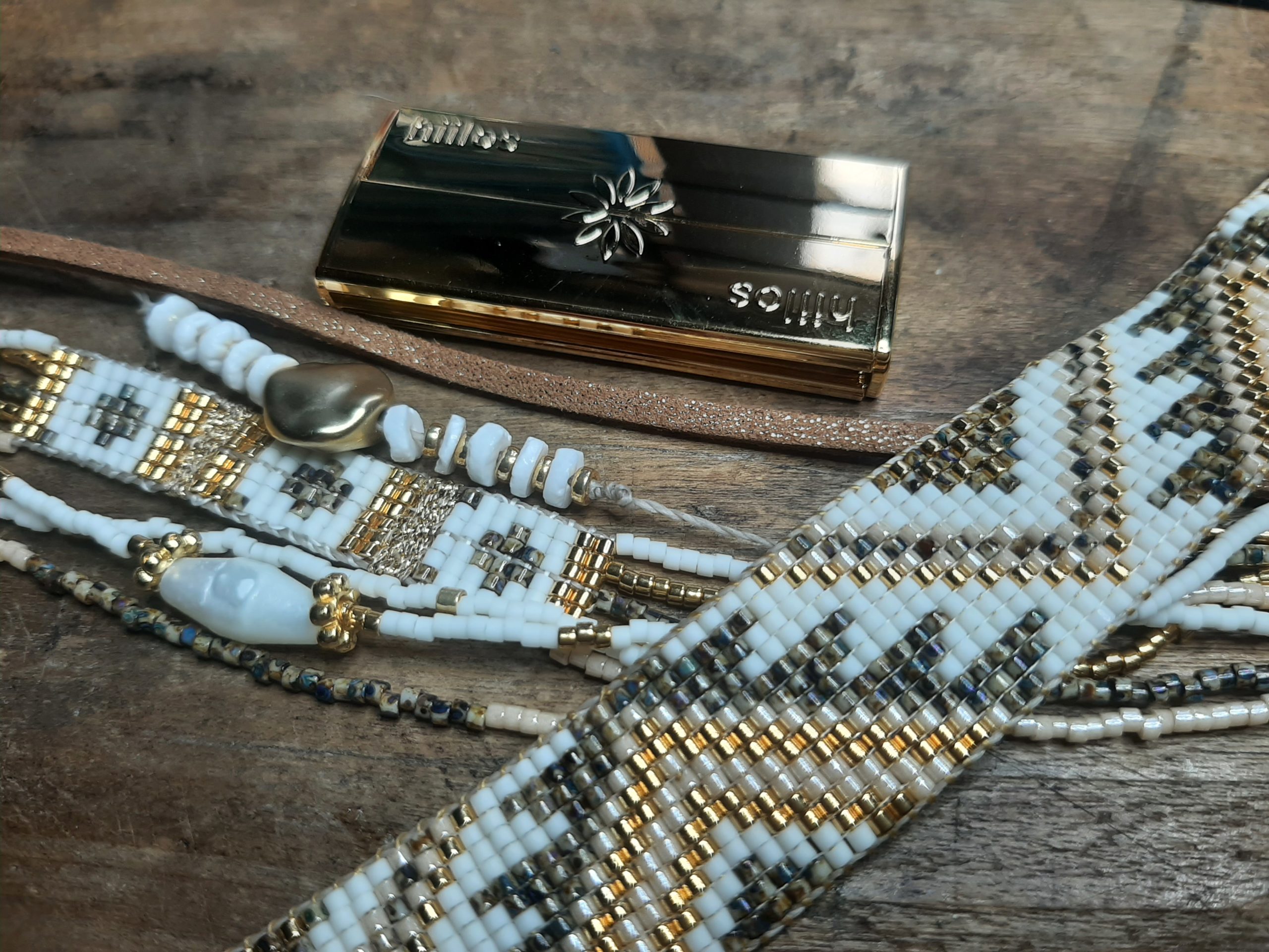 Les Ailes de Gloria Manchettes Forest Gold manchette femme