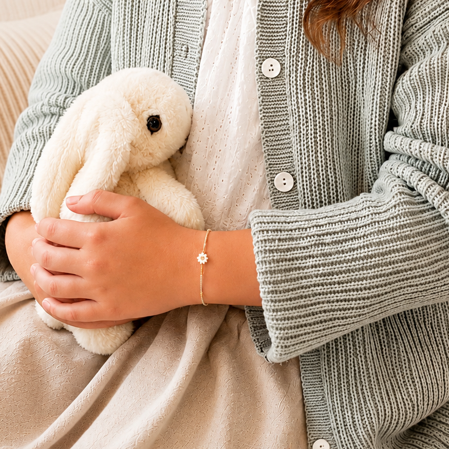 Ô PLUM Bracelet Cordon Marguerite Nacre bracelet fil rose pâle