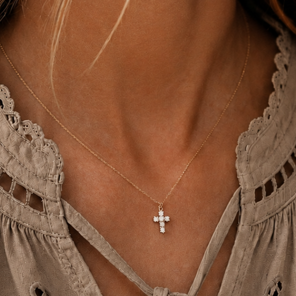 Ô PLUM BIANCA Collier Croix Zircons Plaqué Or 39/42 cm