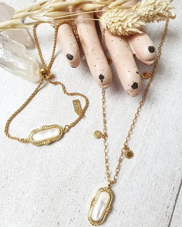 Leticia Ponti Janis collier plaqué or pendentif nacre