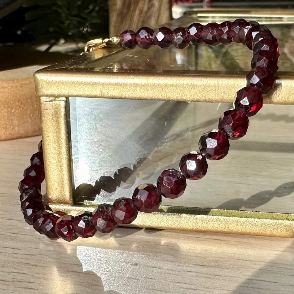 MAD SO CREATION Oprah bracelet grenat facetté 17 cm