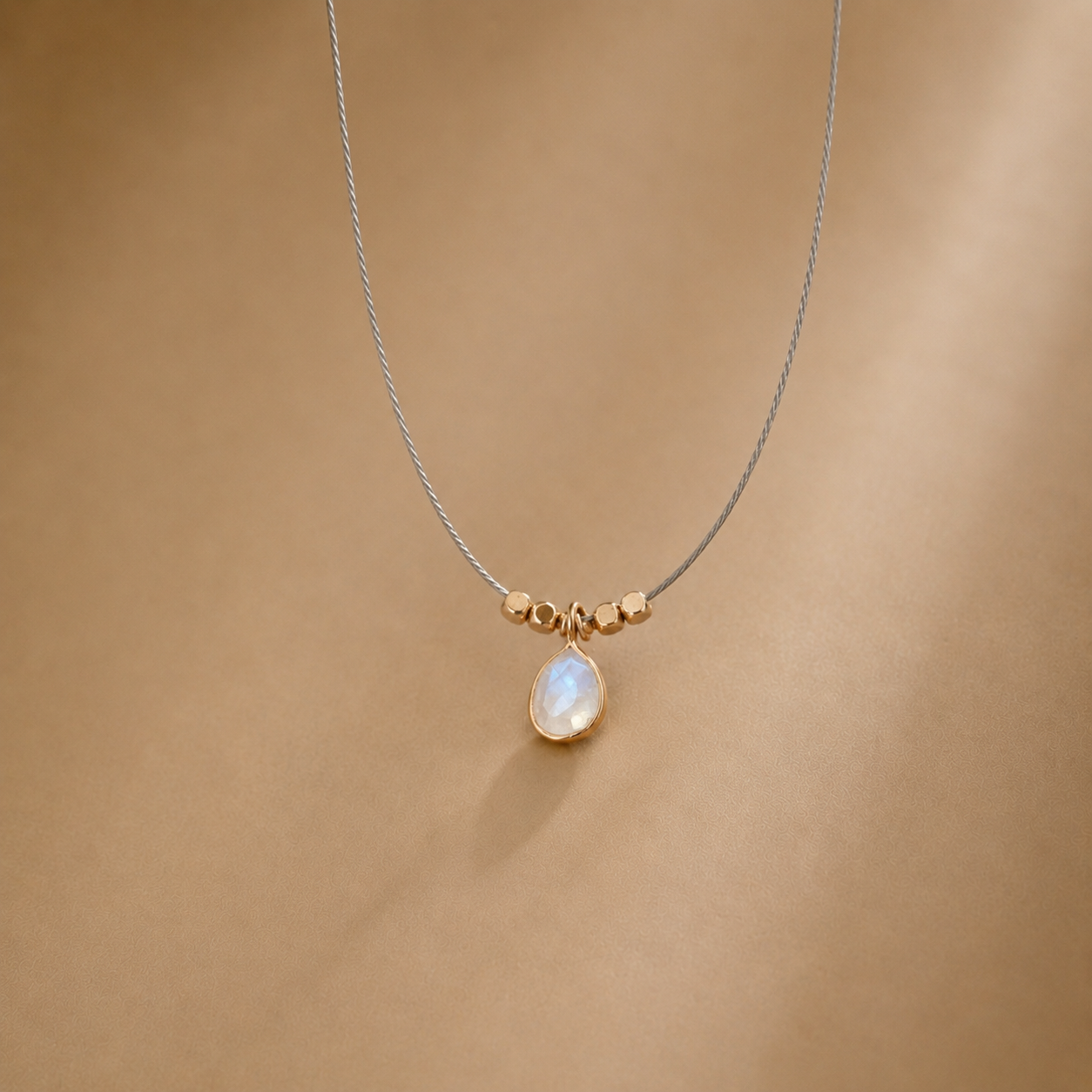 Ô PLUM Pierre de Lune collier cordon plaqué or 42 cm