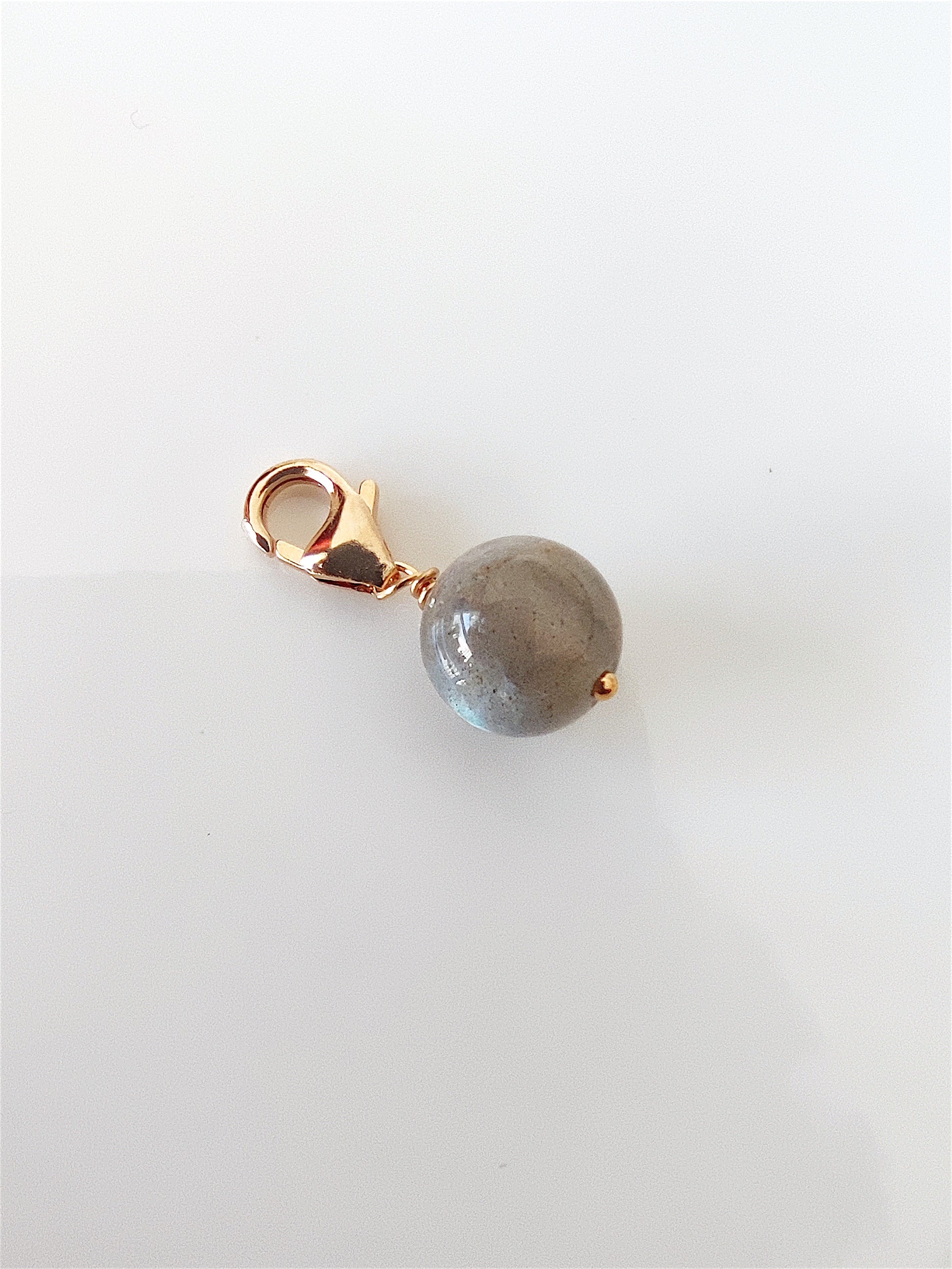 Ô PLUM Perle Labradorite breloque plaqué or protection