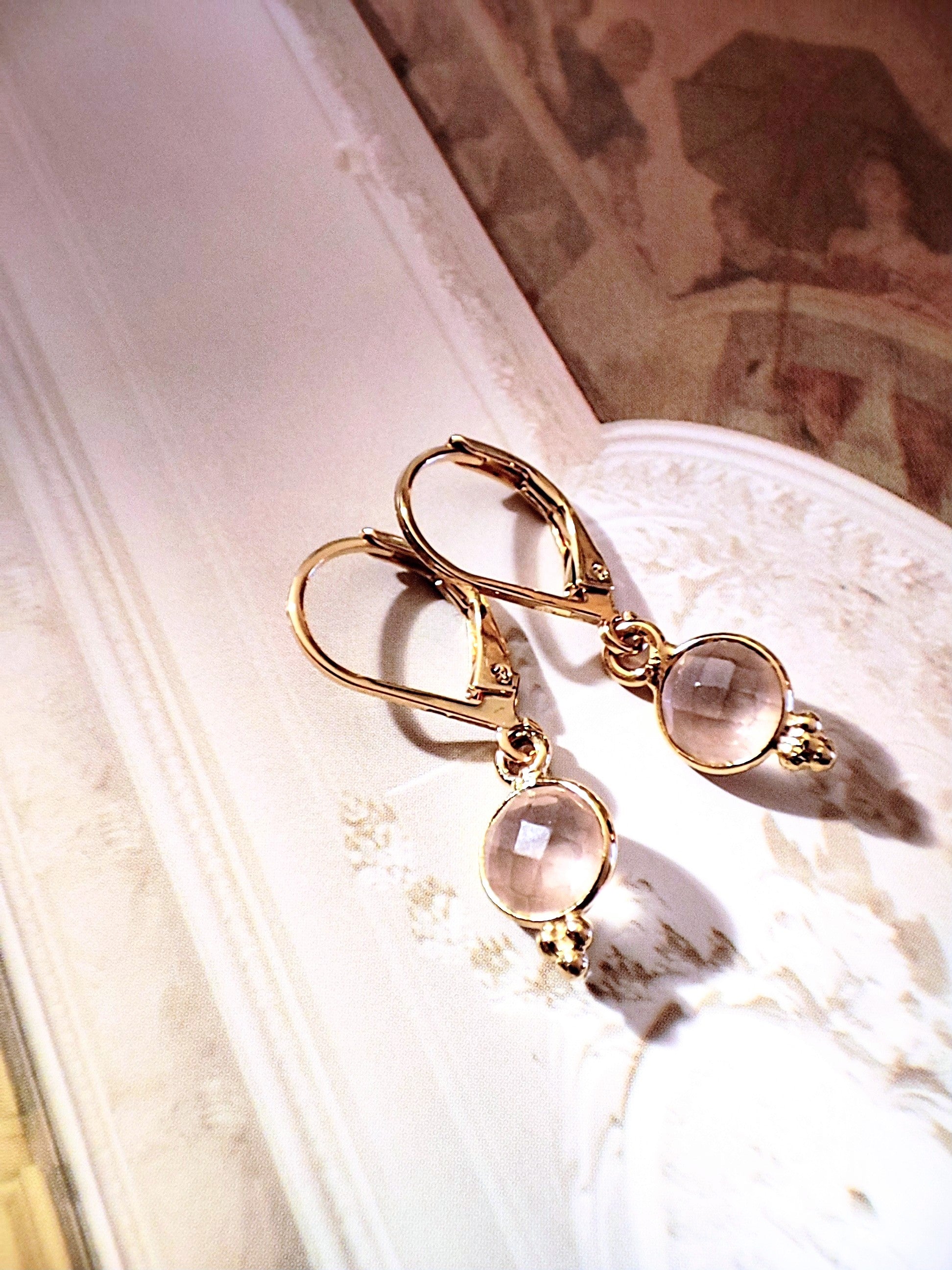 Ô Plum Léonie boucles d'oreilles quartz rose plaqué or