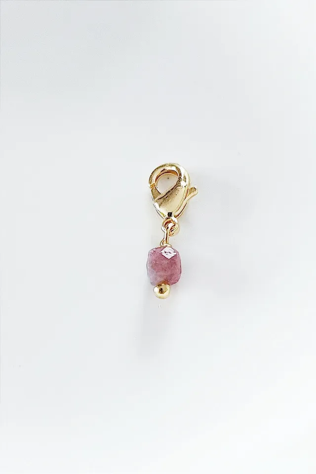 Ô Plum Breloque Cube Tourmaline Rose plaqué or