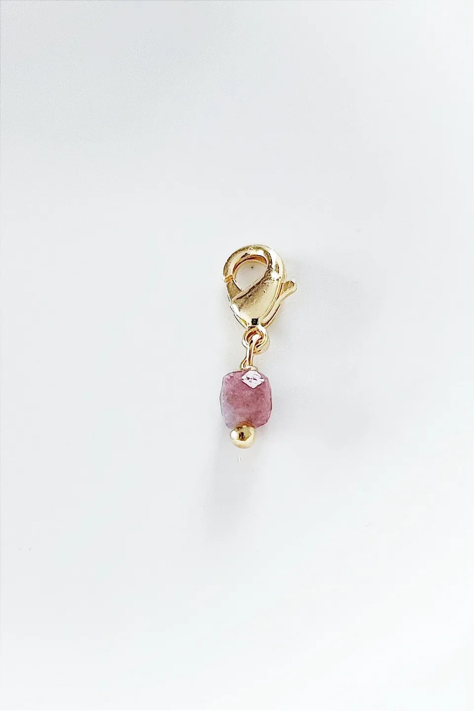 Ô Plum Breloque Cube Tourmaline Rose plaqué or