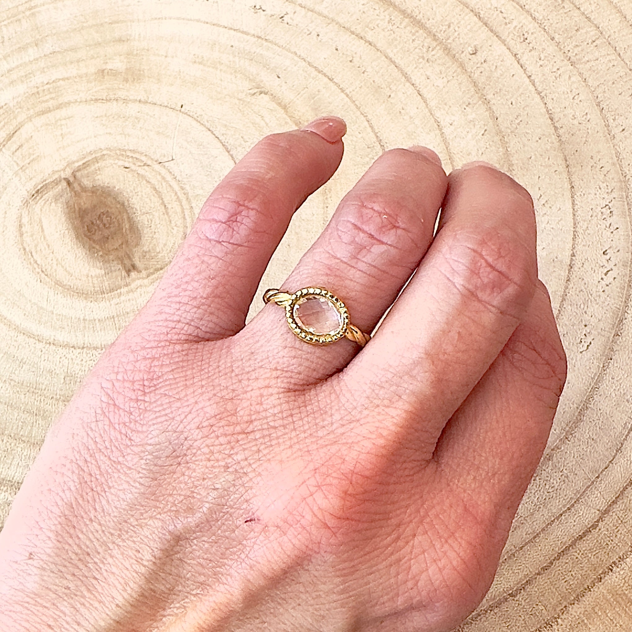 MAD SO CREATION Anastasia bague cabochon cristal doré ajustable