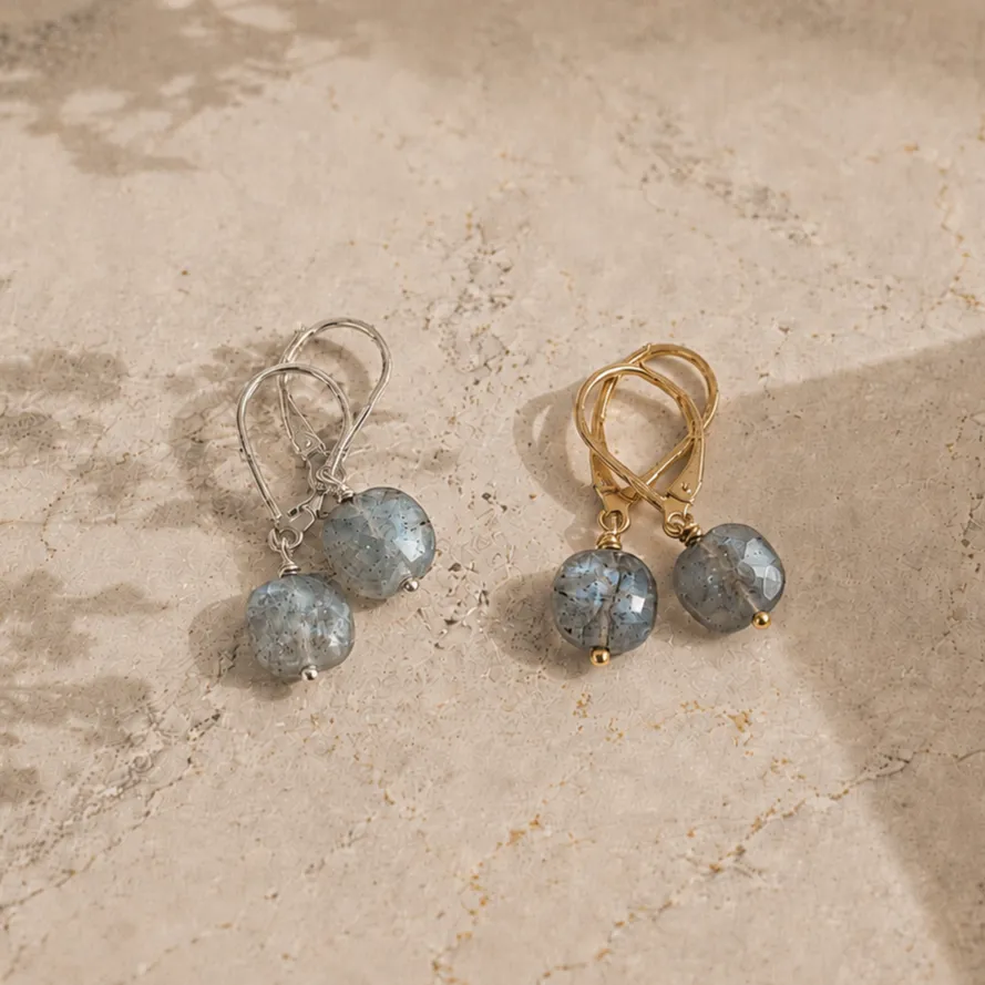 Ô PLUM Ania boucles d’oreilles labradorite plaqué or 2,5 cm