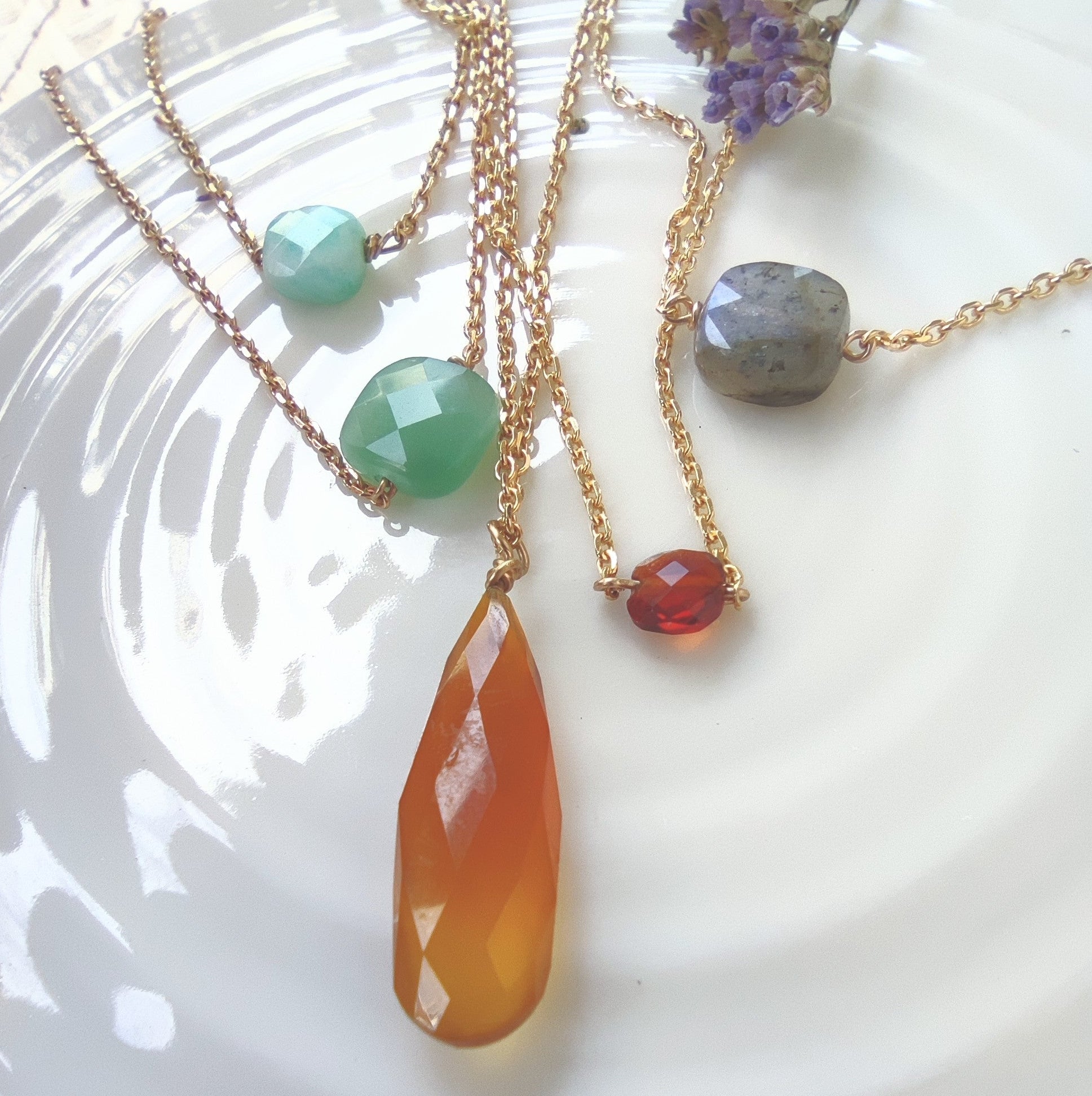 Ô PLUM Shenaa Labradorite collier 39/42 cm plaqué or